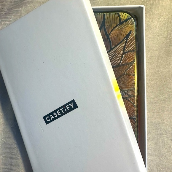 Castify IPhone 12 Pro Max Case Lined Flower Design Drop Protection - Picture 5 of 6